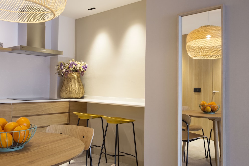 Hotel Zenit Sevilla — Hotel rooms in Seville, Andalusia