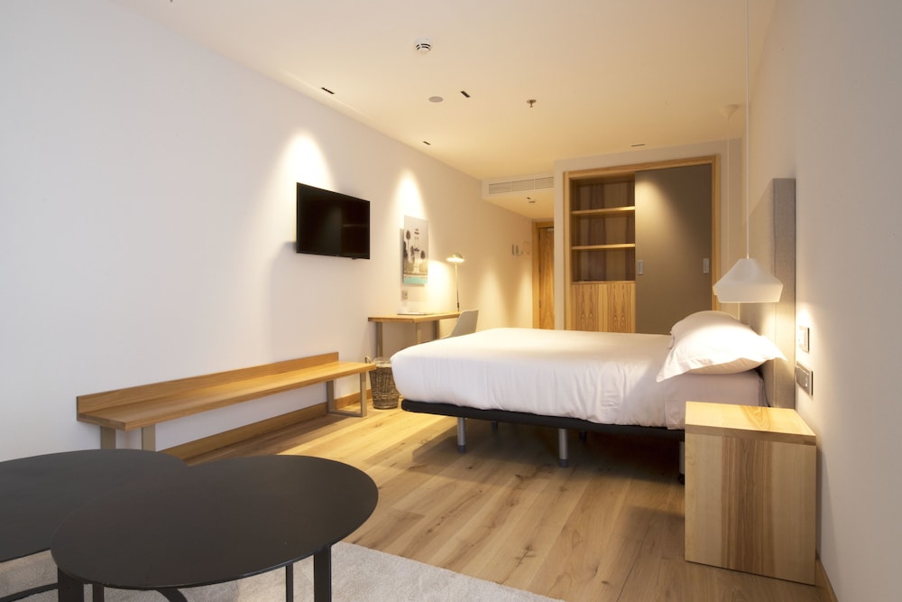 Hotel Zenit Sevilla — Hotel rooms in Seville, Andalusia