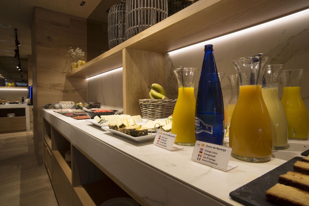 Hotel Zenit Sevilla — Restaurant & bars in Seville, Andalusia