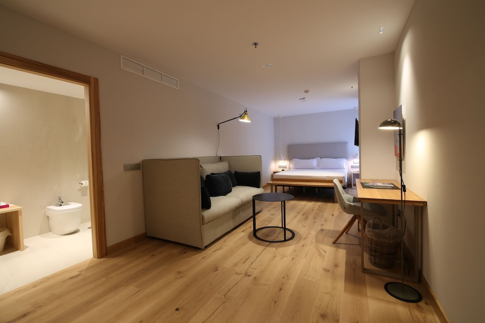 Hotel Zenit Sevilla — Hotel rooms in Seville, Andalusia