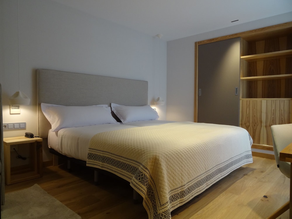 Hotel Zenit Sevilla — Hotel rooms in Seville, Andalusia