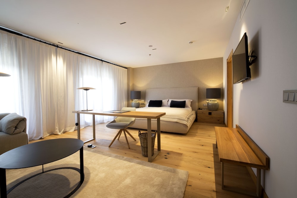Hotel Zenit Sevilla — Hotel rooms in Seville, Andalusia