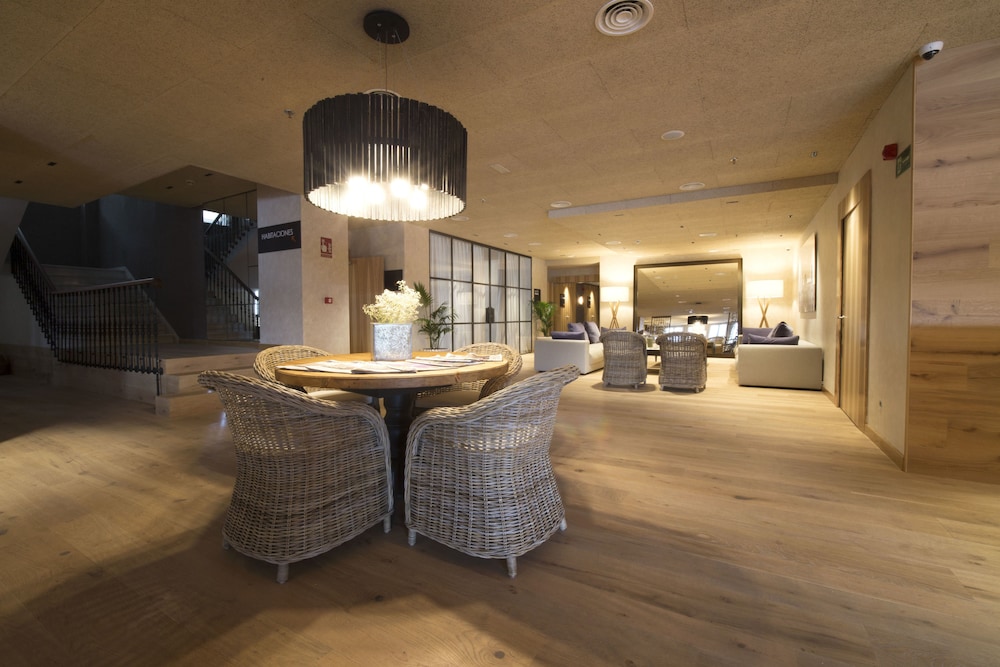 Hotel Zenit Sevilla — Hotel building in Seville, Andalusia