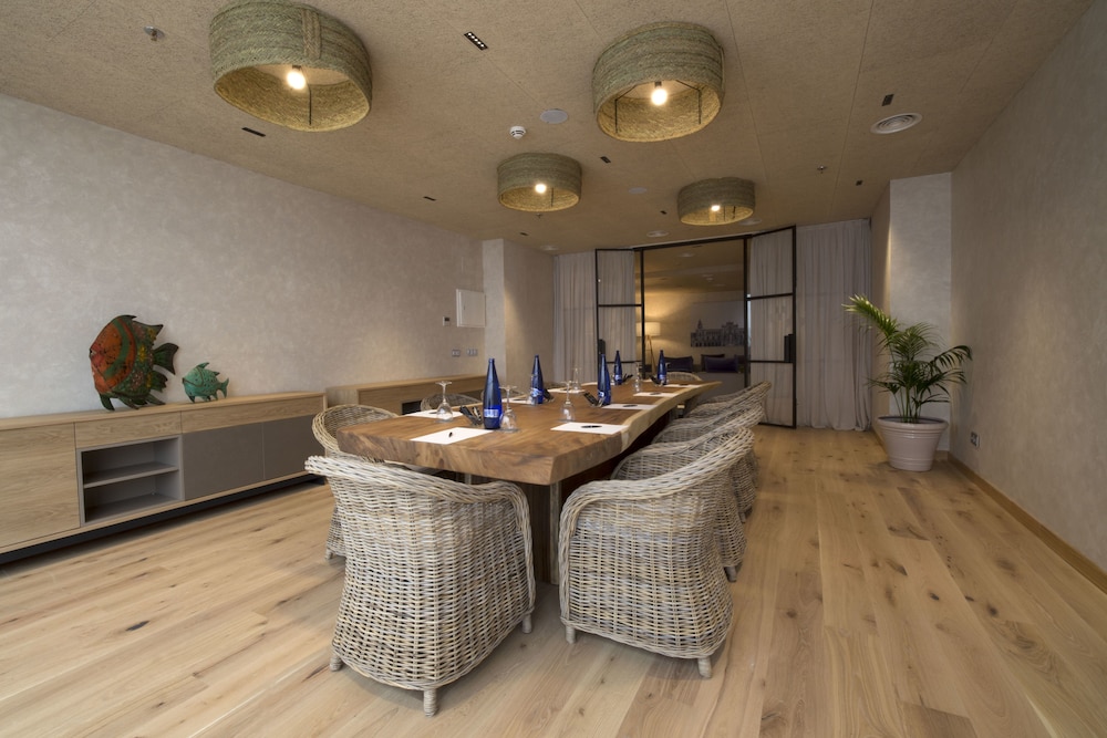 Hotel Zenit Sevilla — Restaurant & bars in Seville, Andalusia