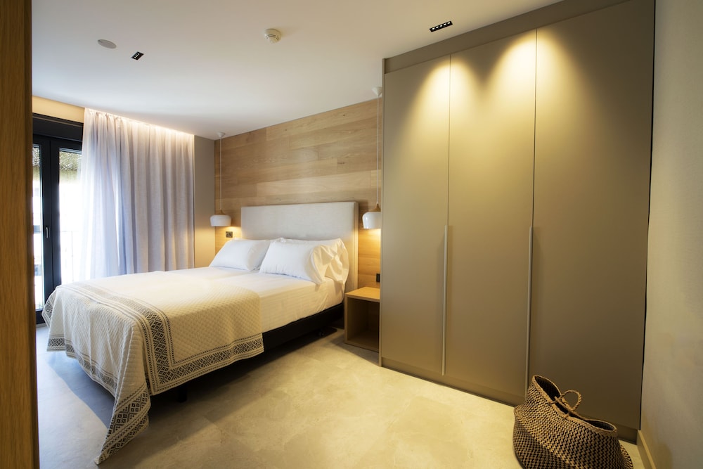 Hotel Zenit Sevilla — Hotel rooms in Seville, Andalusia