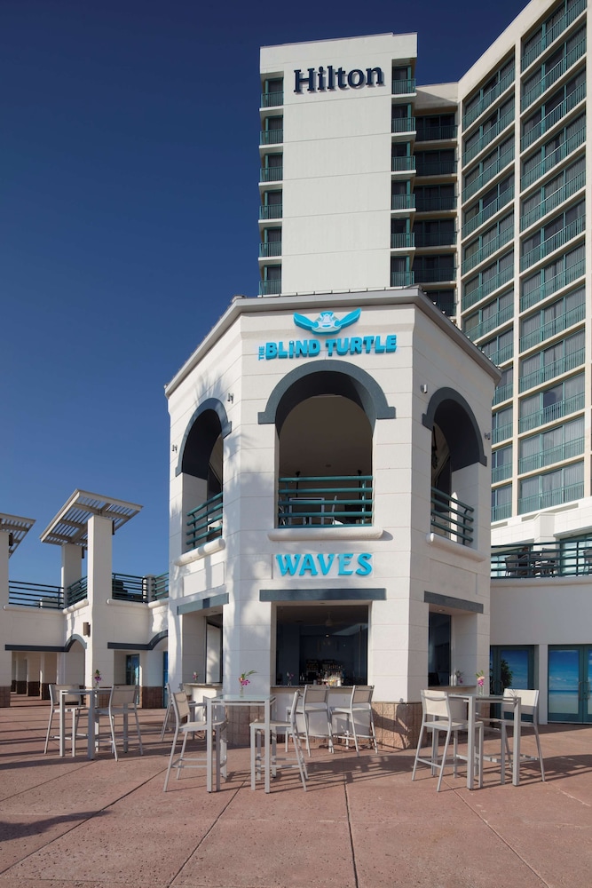 Hilton Daytona Beach Oceanfront Resort — Restaurant & bars in Daytona Beach, Florida