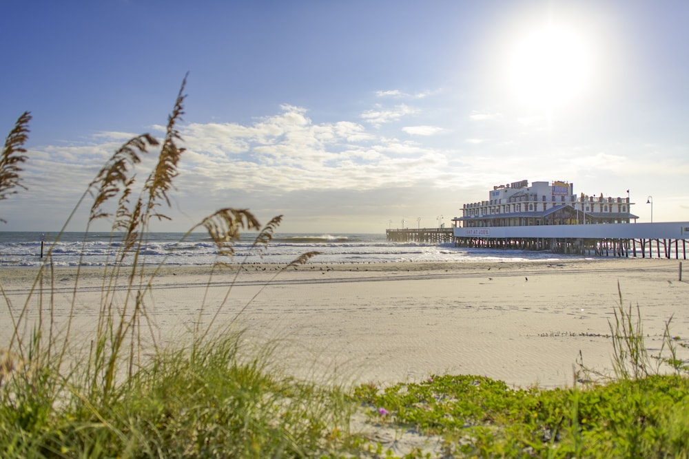 Hilton Daytona Beach Oceanfront Resort — Beach in Daytona Beach, Florida