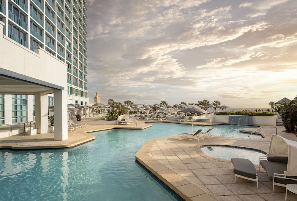 Hilton Daytona Beach Oceanfront Resort — Swimming pool in Daytona Beach, Florida