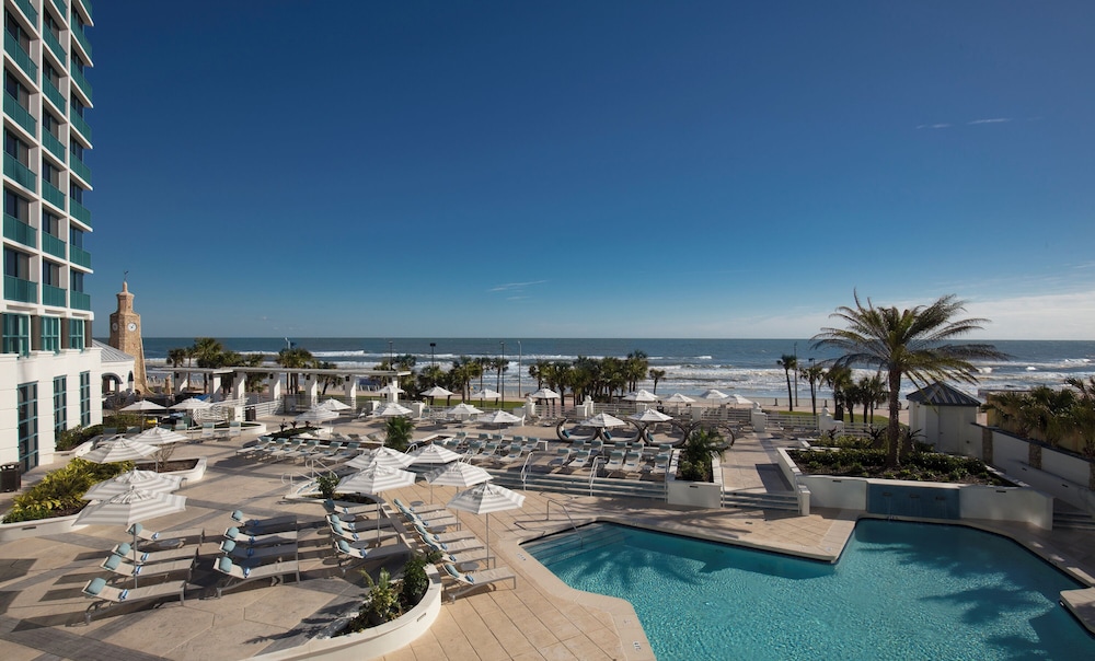 Hilton Daytona Beach Oceanfront Resort — Swimming pool in Daytona Beach, Florida