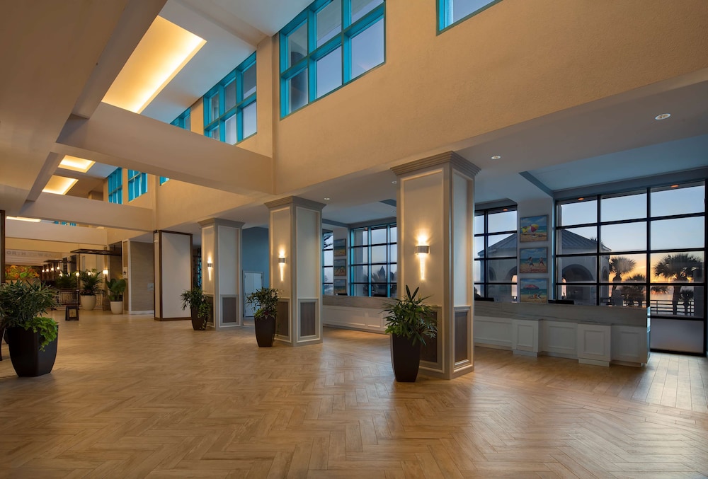 Hilton Daytona Beach Oceanfront Resort — Hotel building in Daytona Beach, Florida