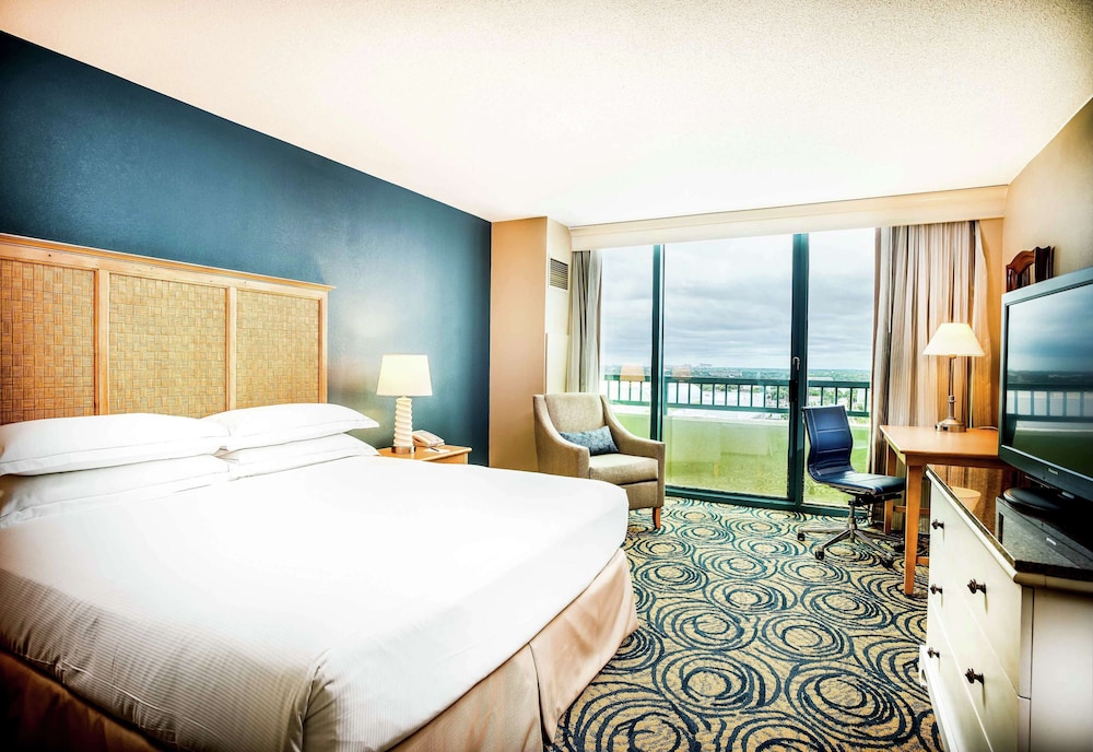 Hilton Daytona Beach Oceanfront Resort — Hotel rooms in Daytona Beach, Florida