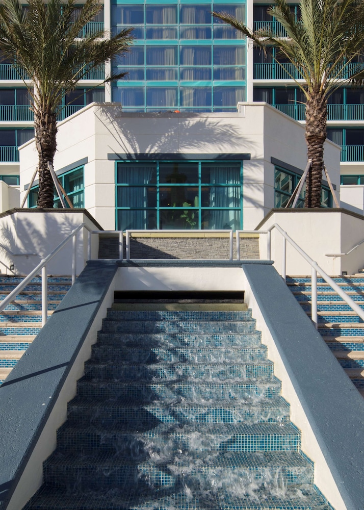 Hilton Daytona Beach Oceanfront Resort — Hotel building in Daytona Beach, Florida