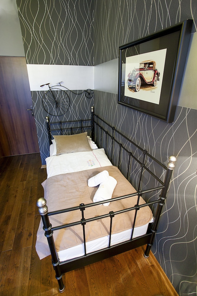 Aparthotel Vicini — Hotel rooms in Krakow, Lesser Poland