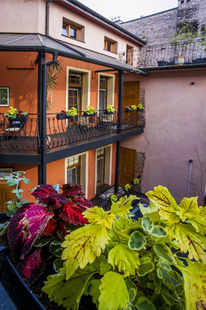 Aparthotel Vicini — Hotel building in Krakow, Lesser Poland
