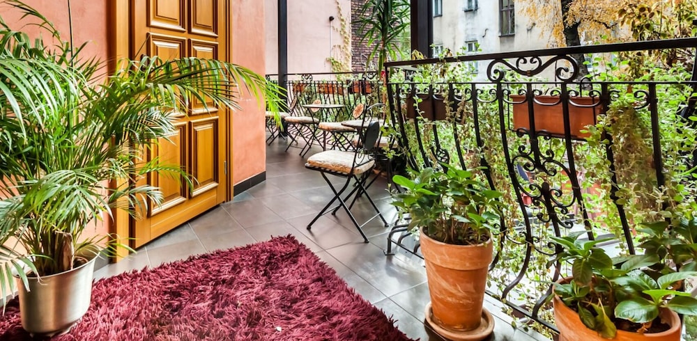 Aparthotel Vicini — Restaurant & bars in Krakow, Lesser Poland