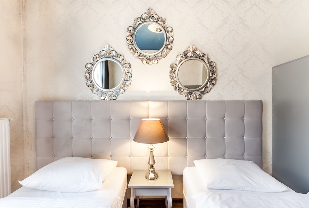Aparthotel Vicini — Hotel rooms in Krakow, Lesser Poland
