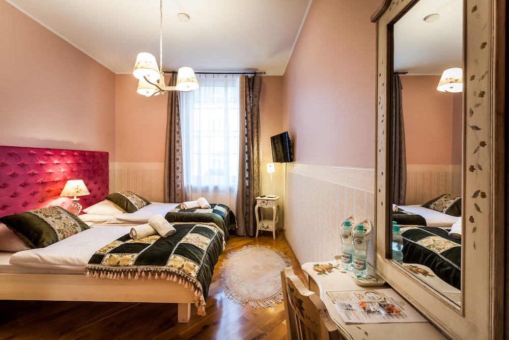 Aparthotel Vicini — Hotel rooms in Krakow, Lesser Poland