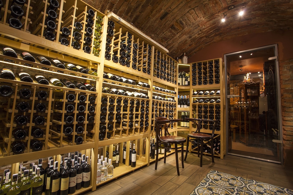 Aparthotel Vicini — Restaurant & bars in Krakow, Lesser Poland