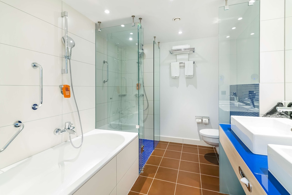 Park Inn by Radisson Krakow — Hotel rooms in Krakow, Lesser Poland