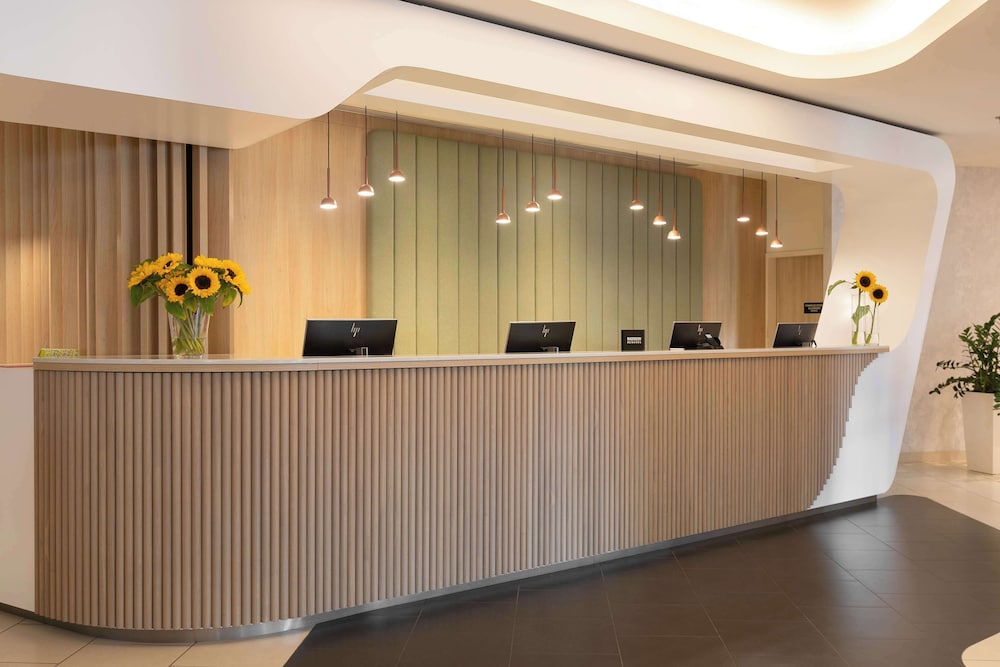 Park Inn by Radisson Krakow — Hotel building in Krakow, Lesser Poland