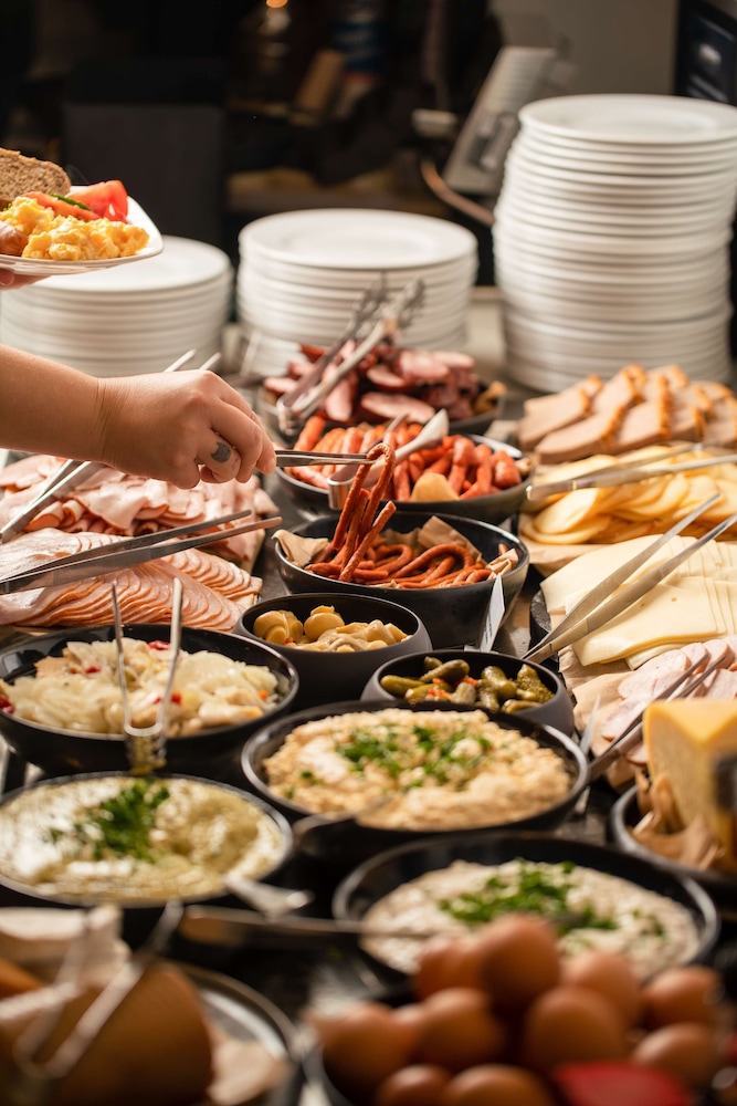 Park Inn by Radisson Krakow — Restaurant & bars in Krakow, Lesser Poland
