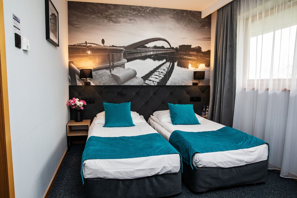 Hotel Pod Wawelem — Hotel rooms in Krakow, Lesser Poland