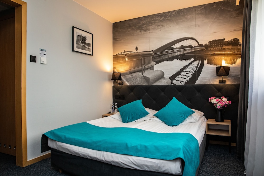 Hotel Pod Wawelem — Hotel rooms in Krakow, Lesser Poland