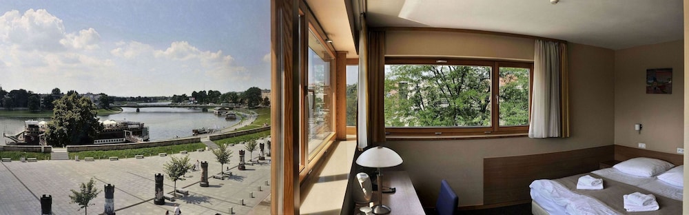 Hotel Pod Wawelem — Hotel rooms in Krakow, Lesser Poland