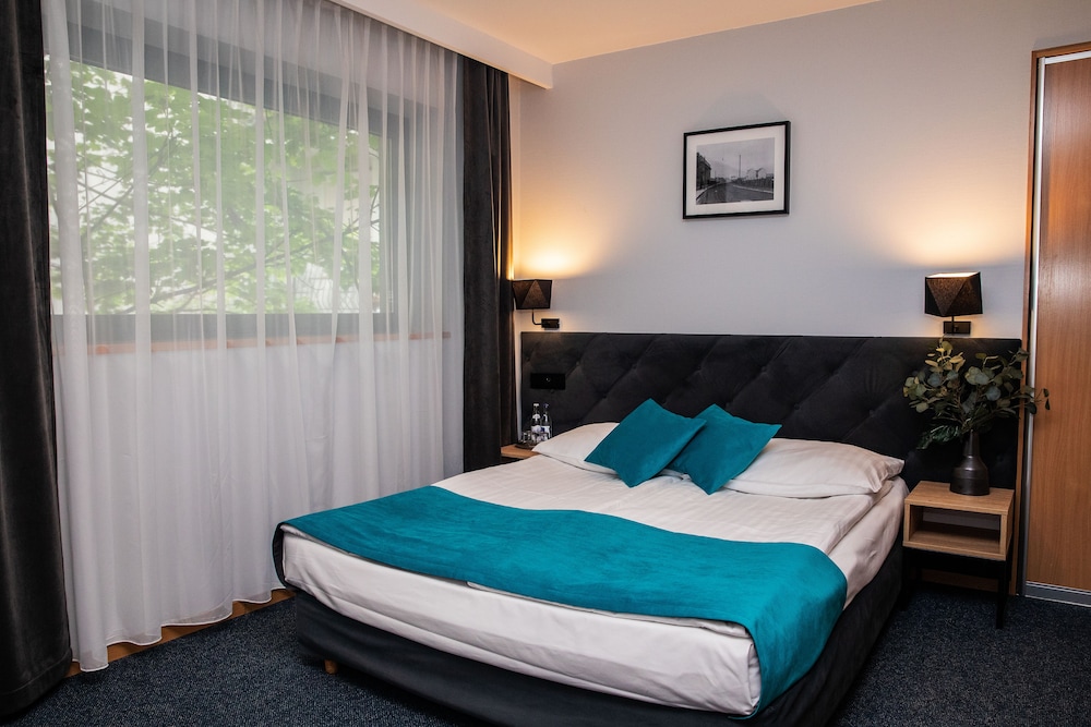Hotel Pod Wawelem — Hotel rooms in Krakow, Lesser Poland