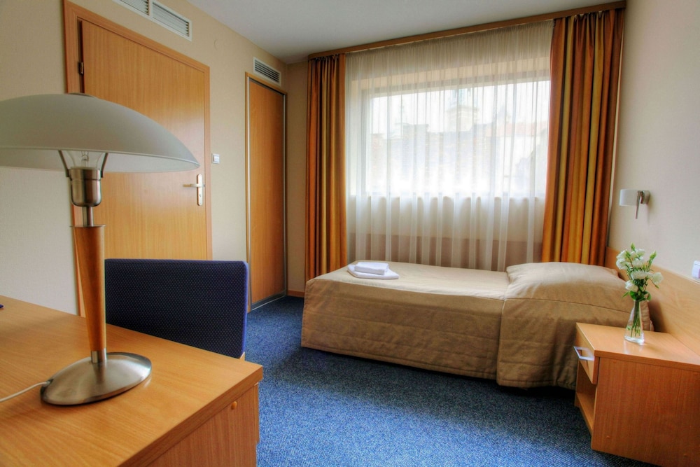 Hotel Pod Wawelem — Hotel rooms in Krakow, Lesser Poland