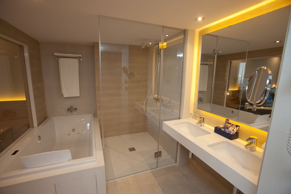 Hotel M.A. Sevilla Congresos — Hotel rooms in Seville, Andalusia