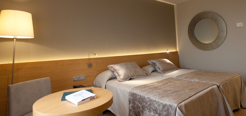 Hotel M.A. Sevilla Congresos — Hotel rooms in Seville, Andalusia