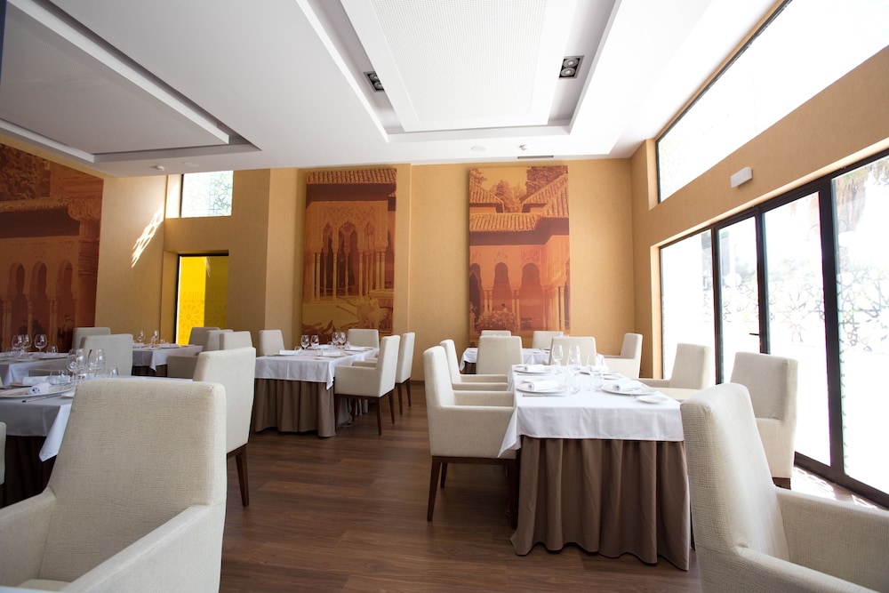 Hotel M.A. Sevilla Congresos — Restaurant & bars in Seville, Andalusia