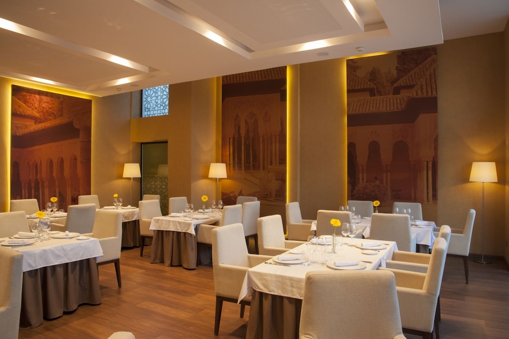 Hotel M.A. Sevilla Congresos — Restaurant & bars in Seville, Andalusia