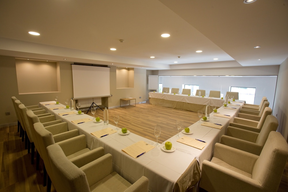 Hotel M.A. Sevilla Congresos — Hotel building in Seville, Andalusia