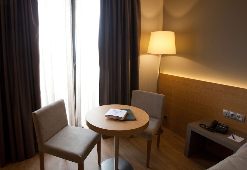 Hotel M.A. Sevilla Congresos — Hotel rooms in Seville, Andalusia