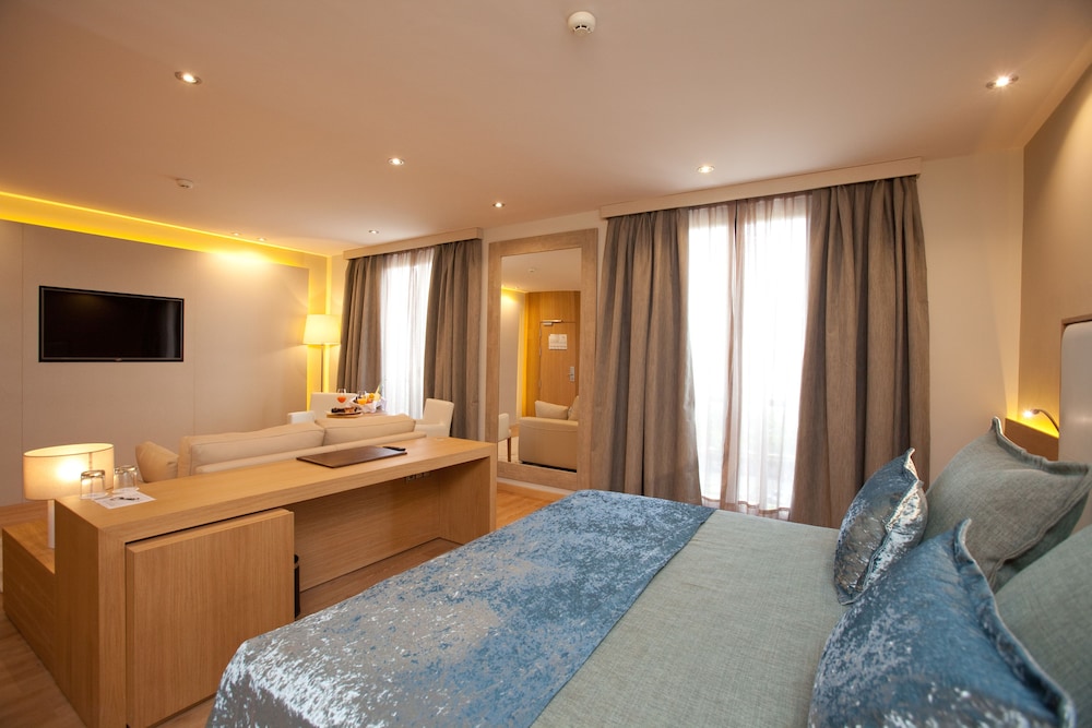 Hotel M.A. Sevilla Congresos — Hotel rooms in Seville, Andalusia