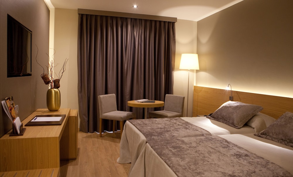 Hotel M.A. Sevilla Congresos — Hotel rooms in Seville, Andalusia