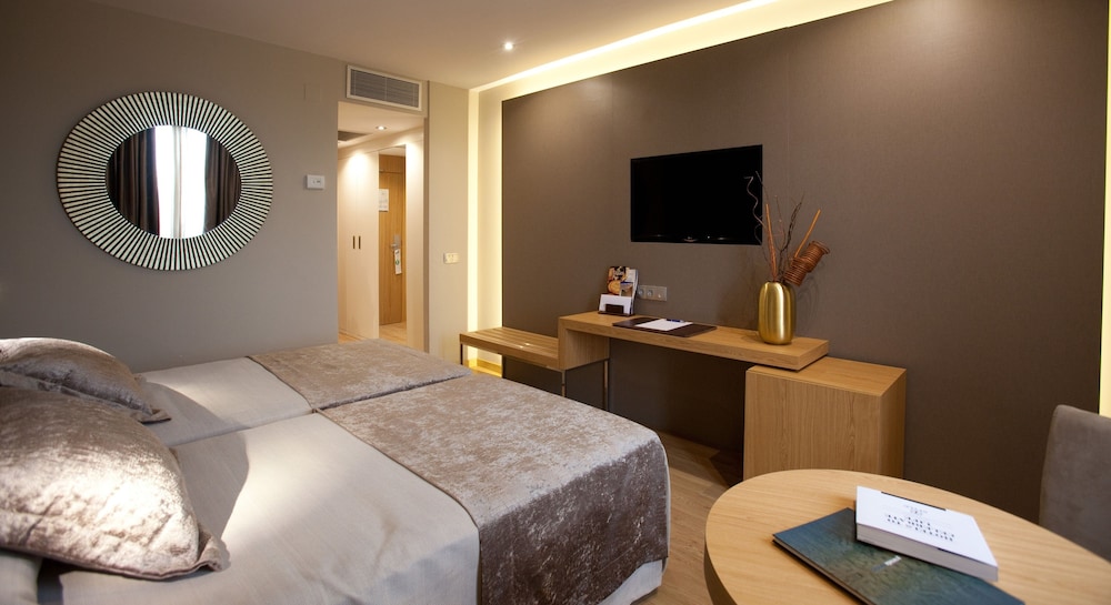 Hotel M.A. Sevilla Congresos — Hotel rooms in Seville, Andalusia