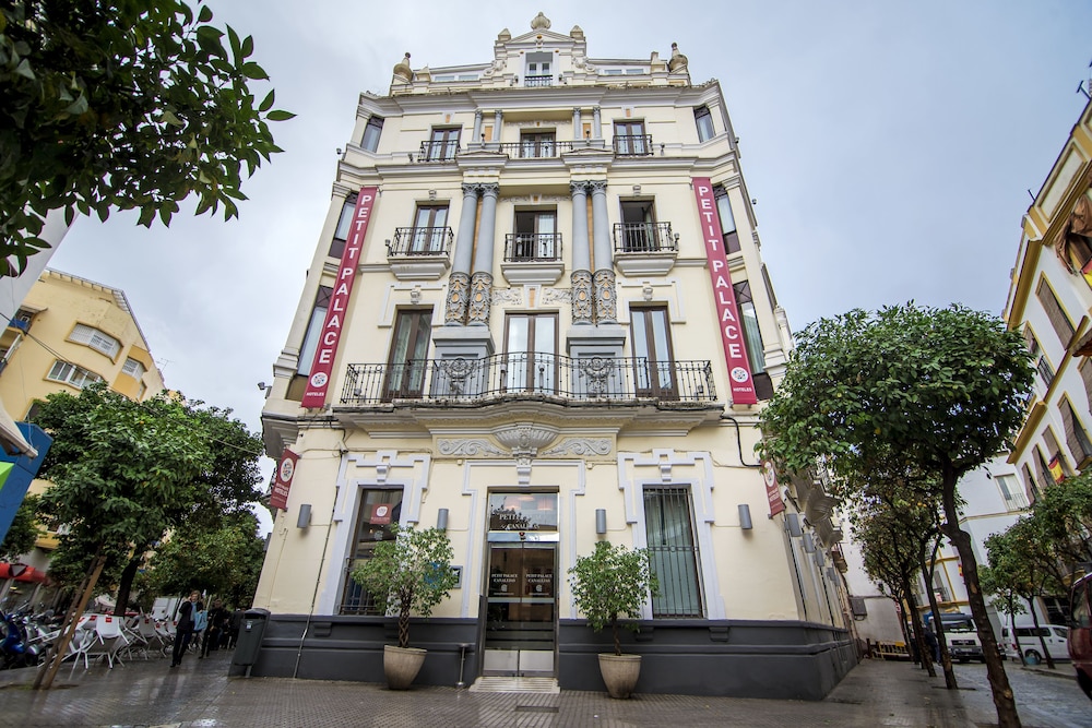 Petit Palace Sevilla Canalejas — Hotel building in Seville, Andalusia