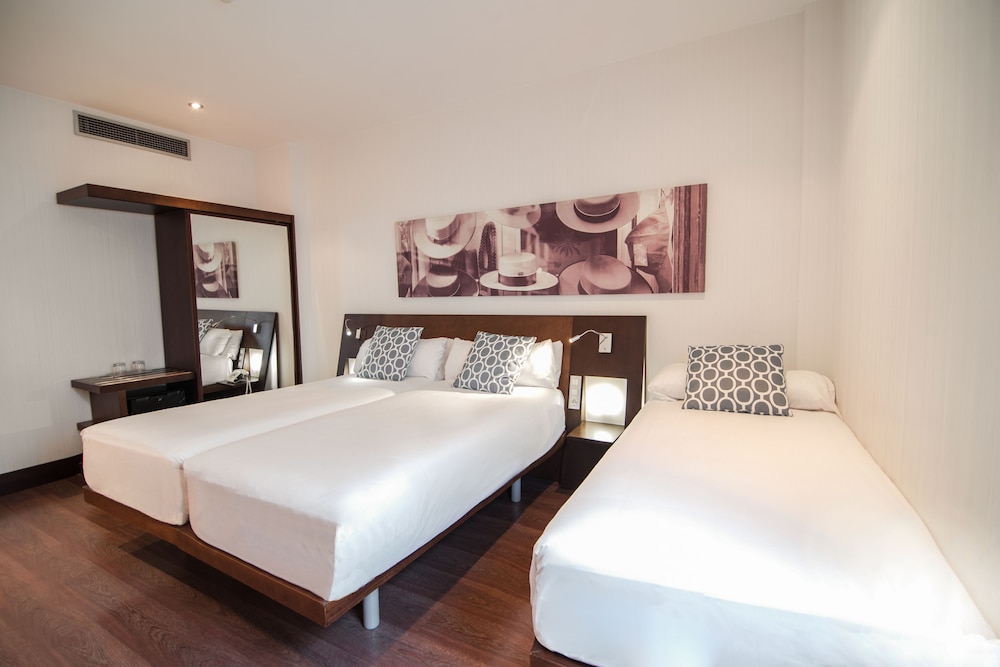 Petit Palace Marqués Santa Ana — Hotel rooms in Seville, Andalusia