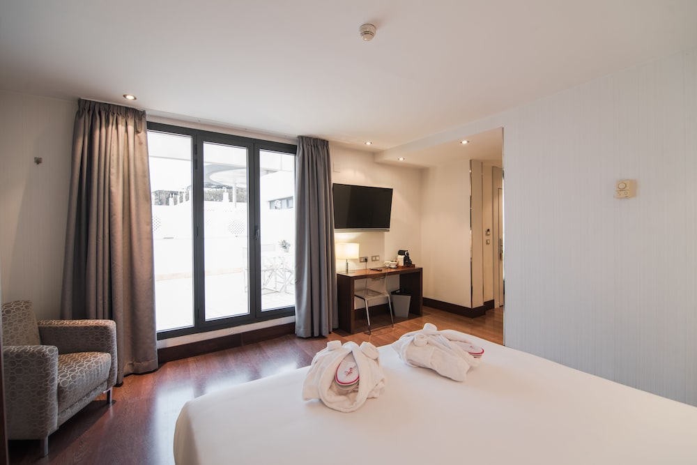 Petit Palace Marqués Santa Ana — Hotel rooms in Seville, Andalusia