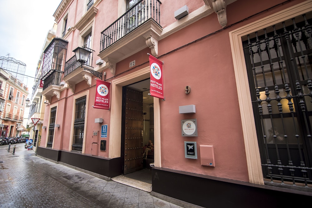 Petit Palace Marqués Santa Ana — Hotel building in Seville, Andalusia