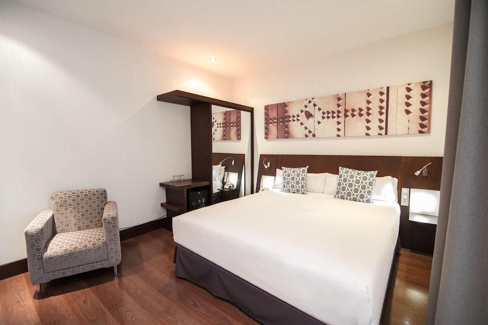 Petit Palace Marqués Santa Ana — Hotel rooms in Seville, Andalusia