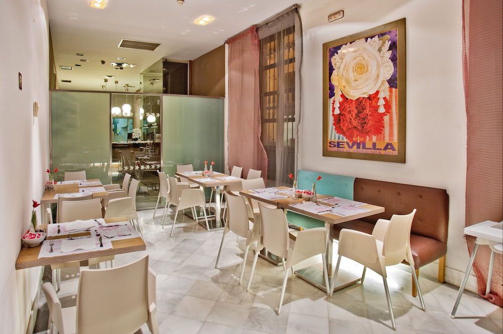 Petit Palace Marqués Santa Ana — Restaurant & bars in Seville, Andalusia