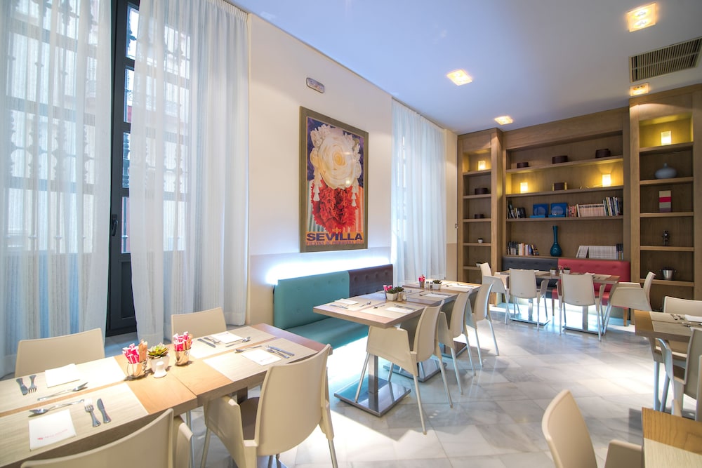 Petit Palace Marqués Santa Ana — Restaurant & bars in Seville, Andalusia
