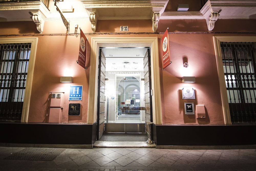 Petit Palace Marqués Santa Ana — Hotel building in Seville, Andalusia