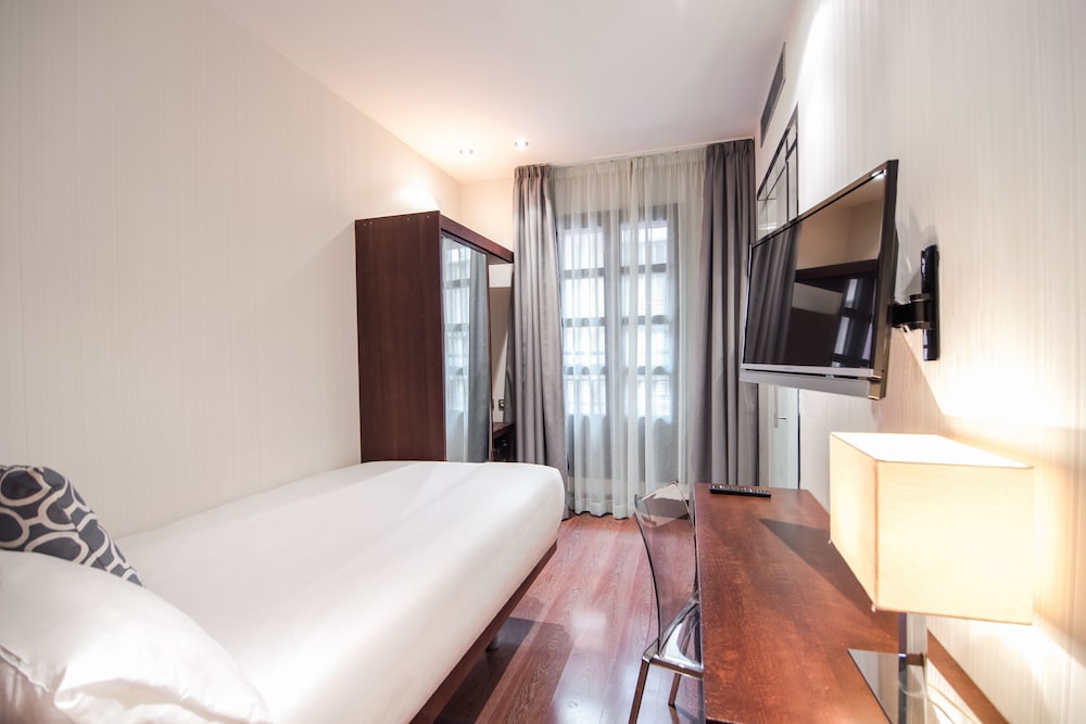 Petit Palace Marqués Santa Ana — Hotel rooms in Seville, Andalusia