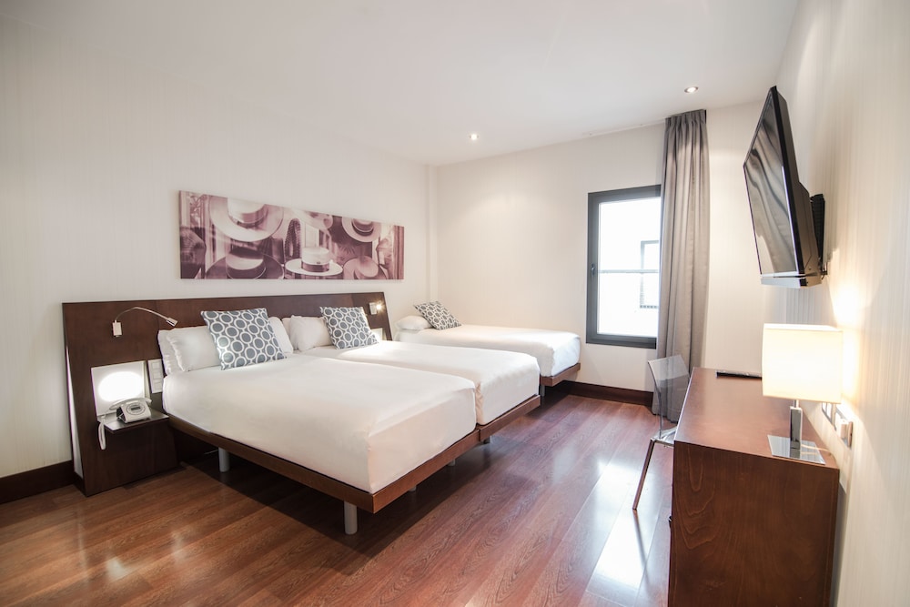 Petit Palace Marqués Santa Ana — Hotel rooms in Seville, Andalusia