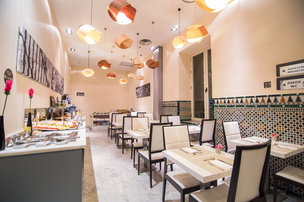 Petit Palace Santa Cruz — Restaurant & bars in Seville, Andalusia